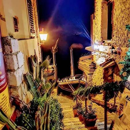 Romeo E Giulietta Scilla