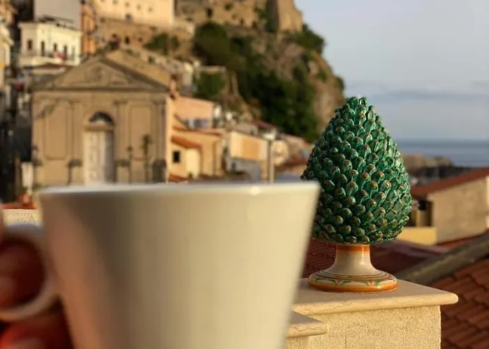 Romeo E Giulietta Oda ve Kahvaltı Scilla