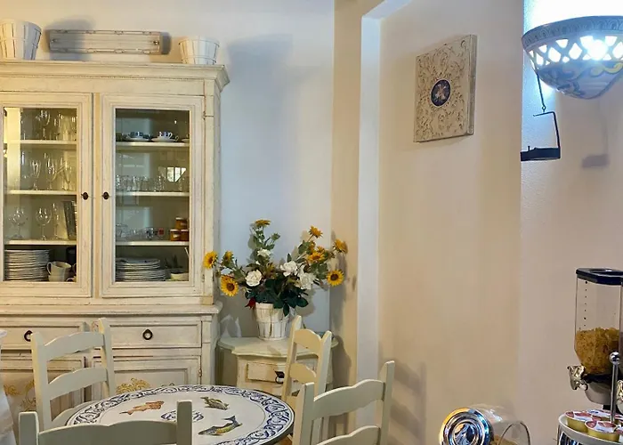 Romeo E Giulietta Oda ve Kahvaltı Scilla