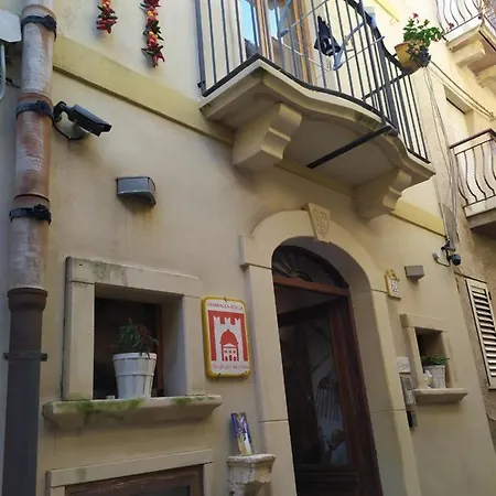 Romeo E Giulietta 4* Scilla